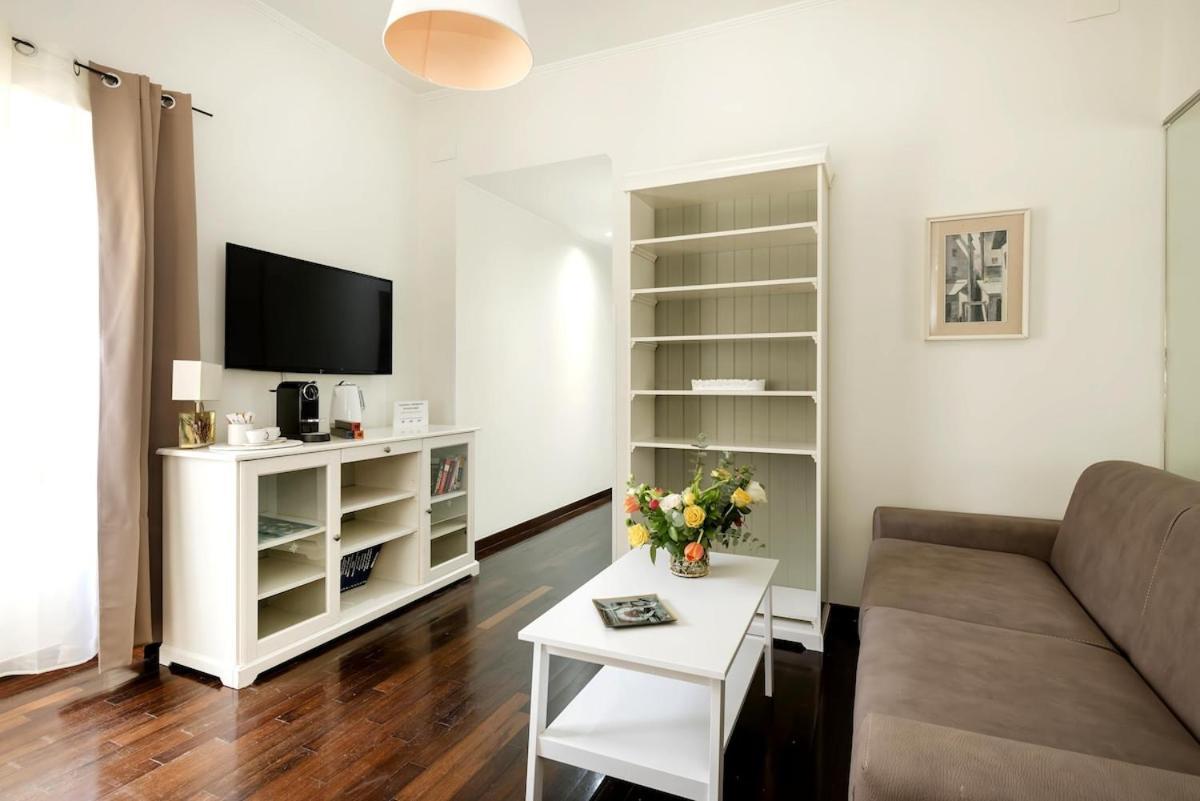 32 Apartment *